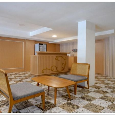 เรดดอร์ซ พลัส @ มาดูโกโร รายา เซมารัง Hotel เซอมารัง ภายนอก รูปภาพ