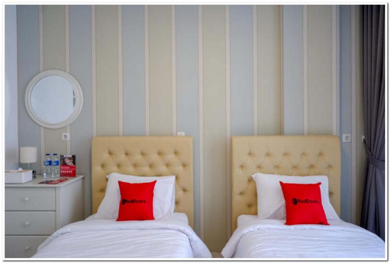 เรดดอร์ซ พลัส @ มาดูโกโร รายา เซมารัง Hotel เซอมารัง ภายนอก รูปภาพ